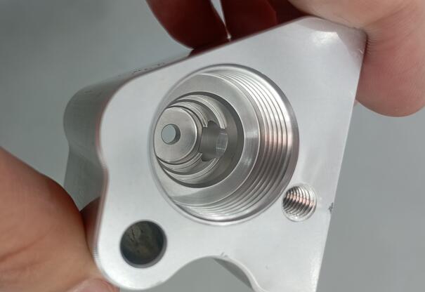 鋁合金異形交叉孔去毛刺，磨粒流加工效果完全OK！
