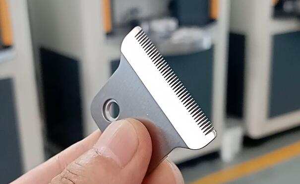 你嘗試過用磨粒流給電推剪刀頭拋光嗎？效率高了幾百倍！
