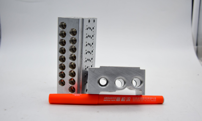 閥體<a href='http://www.seazj.com' target='_blank'><u>交叉孔去毛刺</u></a>，是令人十分苦惱的事情。一來閥體交叉孔多，二來交叉孔毛刺不像表面毛刺那樣容易接觸，所以，如果用人工對閥體<a href='http://www.seazj.com' target='_blank'><u>交叉孔去毛刺</u></a>，十分緩慢。